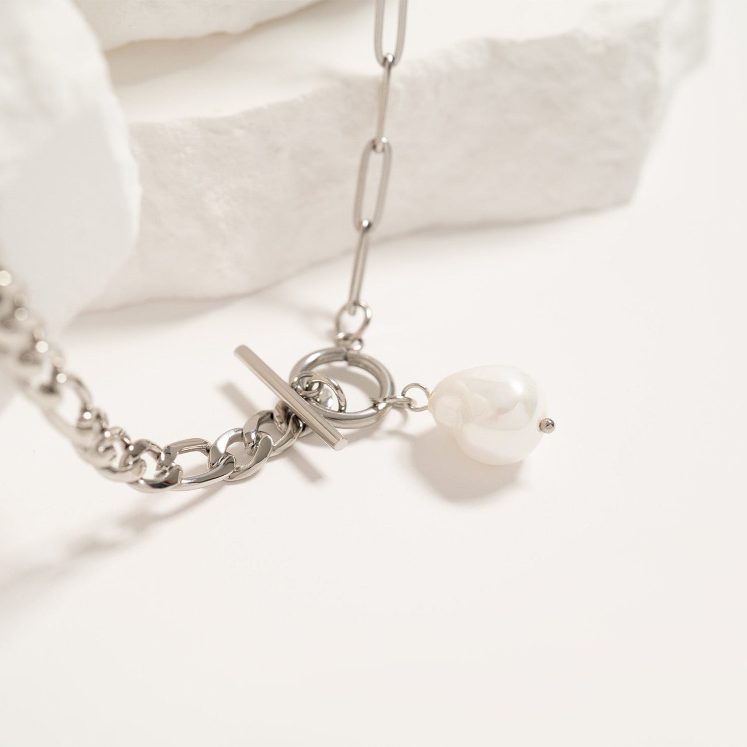 Gold Carabiner Necklace – 18K Gold Jewelry With Freshwater Pearl Pendant - Necklaces | Sunflower Soul Boutique