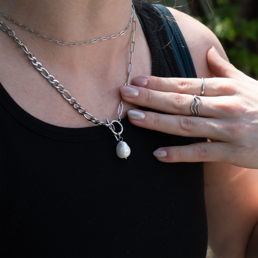 Gold Carabiner Necklace – 18K Gold Jewelry With Freshwater Pearl Pendant - Necklaces | Sunflower Soul Boutique