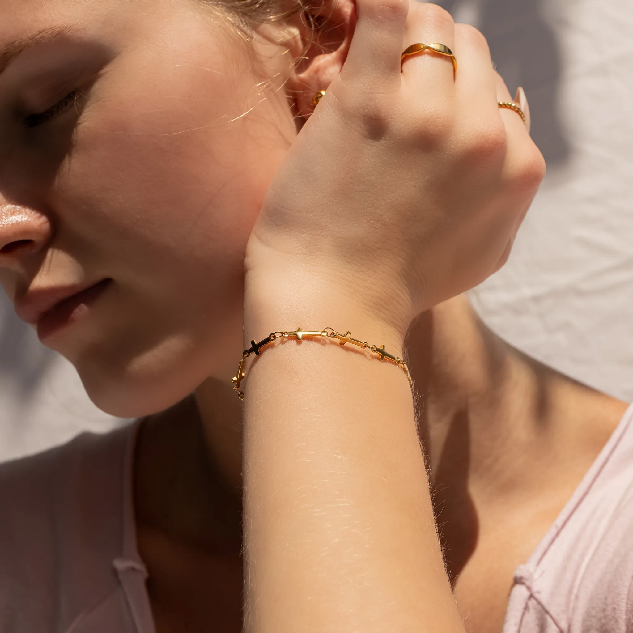 Gold Cross Bracelet – 18K Gold Jewelry | Hypoallergenic Stainless Steel Chain Link - Bracelets | Sunflower Soul Boutique
