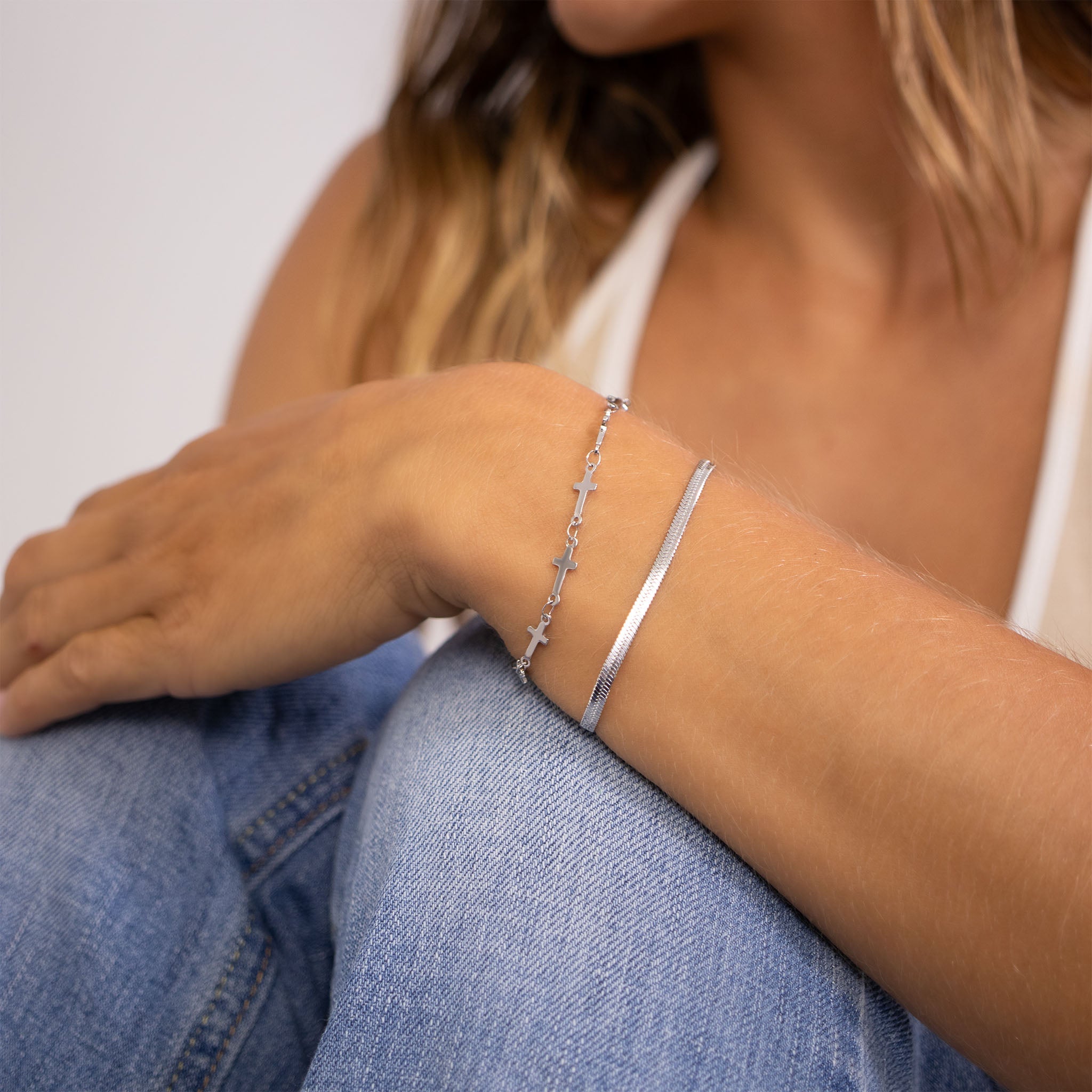 Gold Cross Bracelet – 18K Gold Jewelry | Hypoallergenic Stainless Steel Chain Link - Bracelets | Sunflower Soul Boutique