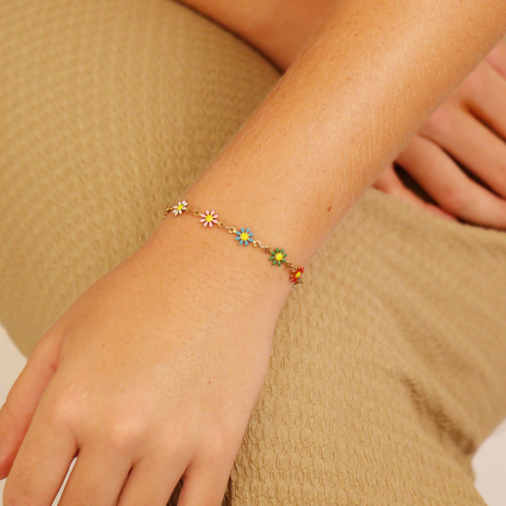 Gold Floral Bracelet – 18K Gold Jewelry PVD Coated Enamel Flower Chain - Bracelets | Sunflower Soul Boutique