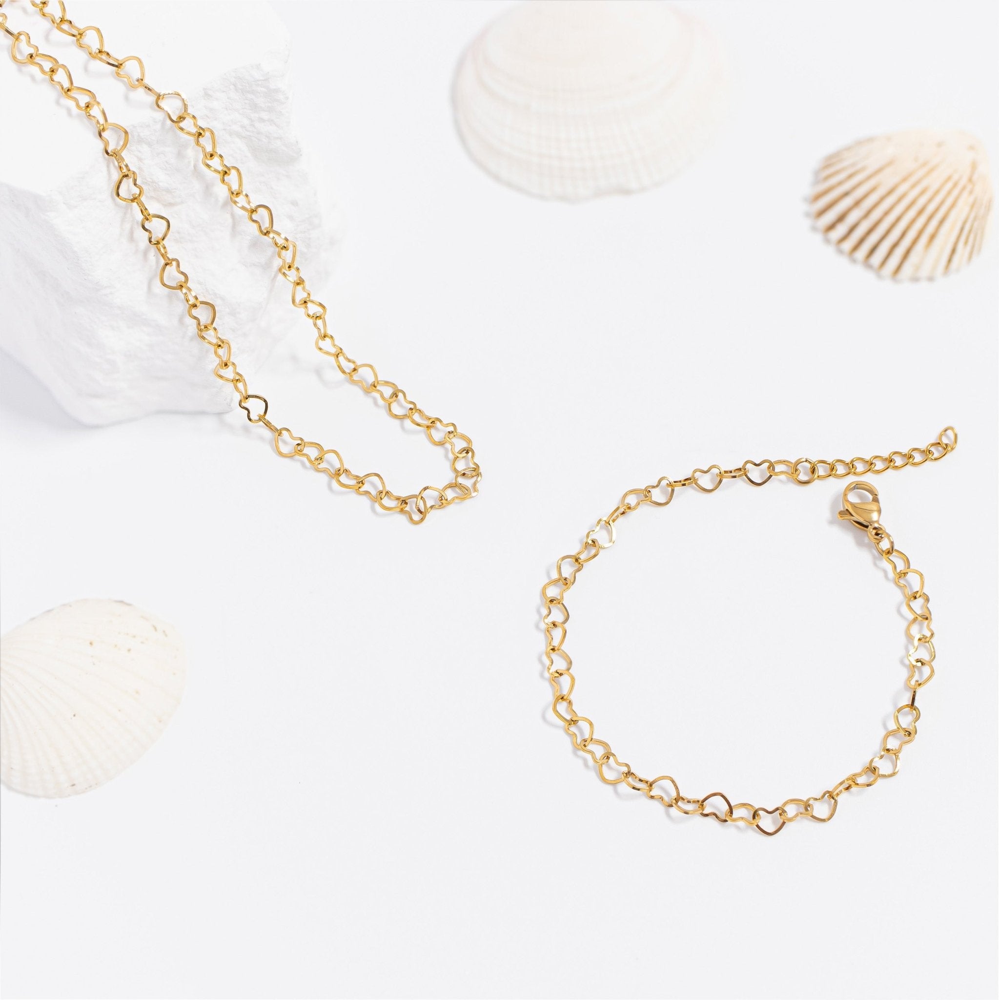 Gold Heart Bracelet – 18K Gold Plated Stainless Steel Tarnish Resistant Chain - Bracelets | Sunflower Soul Boutique