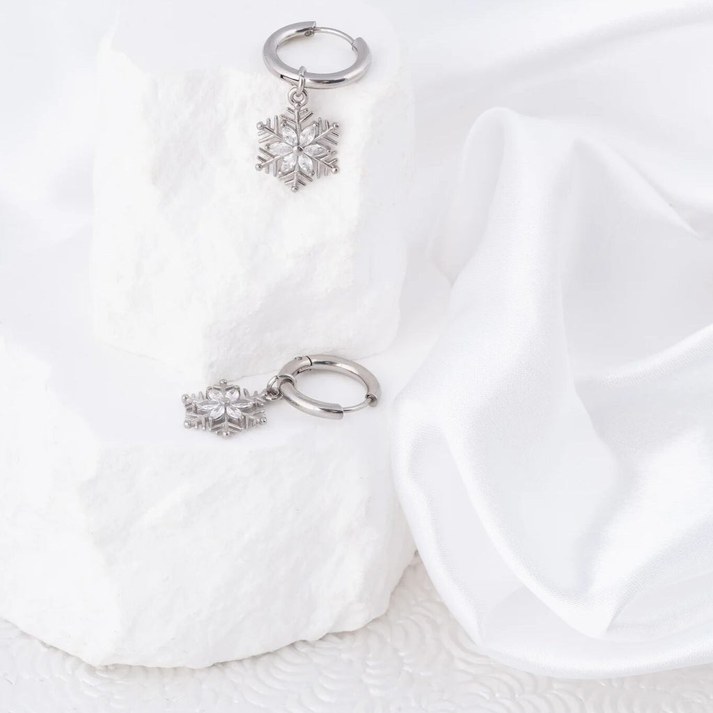 Wholesale Jewelry 18K Gold PVD Stainless Steel Snowflake Charm- silver studio 