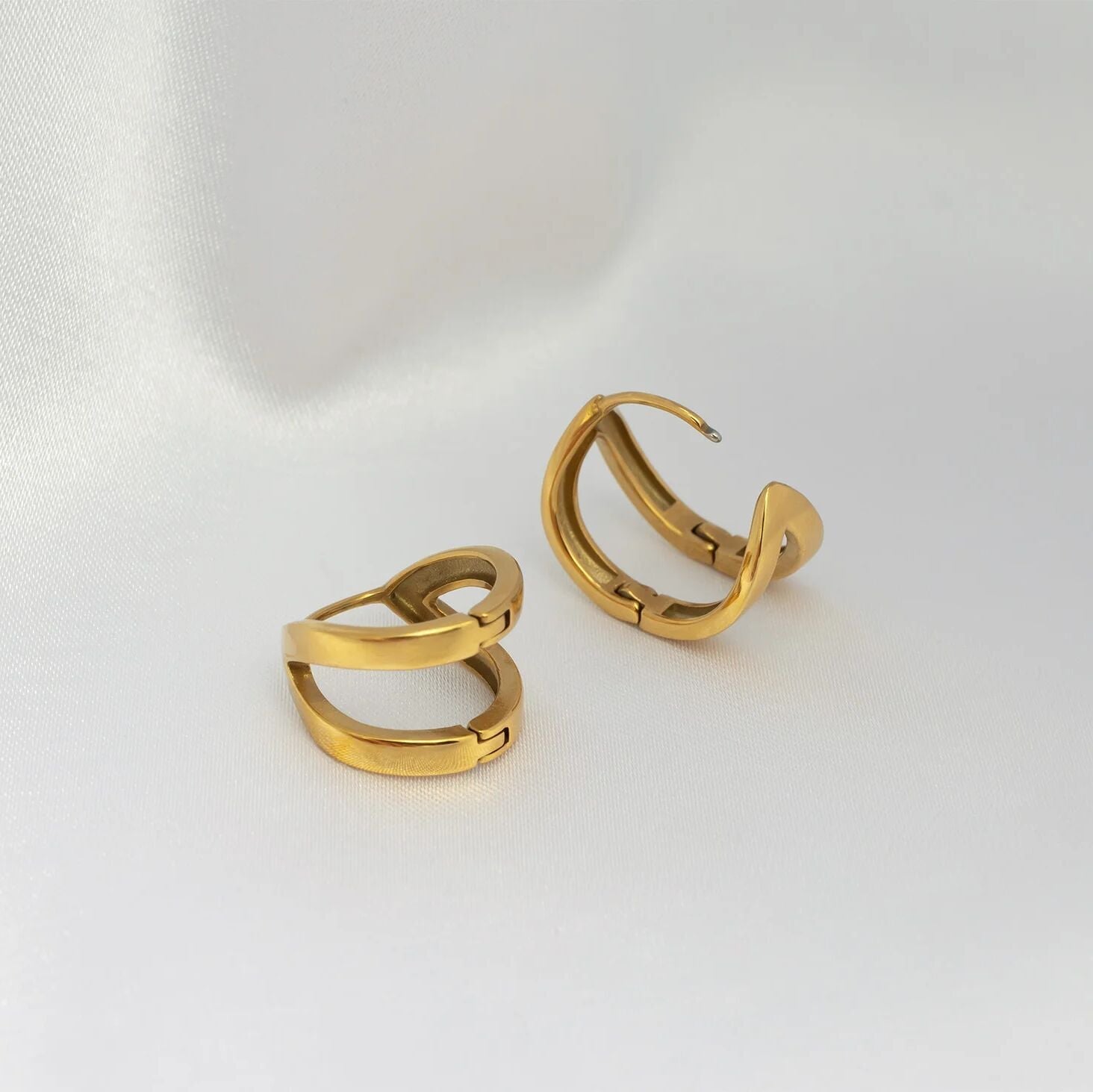 Gold Split Hoop Earrings – Lightweight 18K Gold Earrings | Stainless Steel Hoops - Earrings | Sunflower Soul Boutique