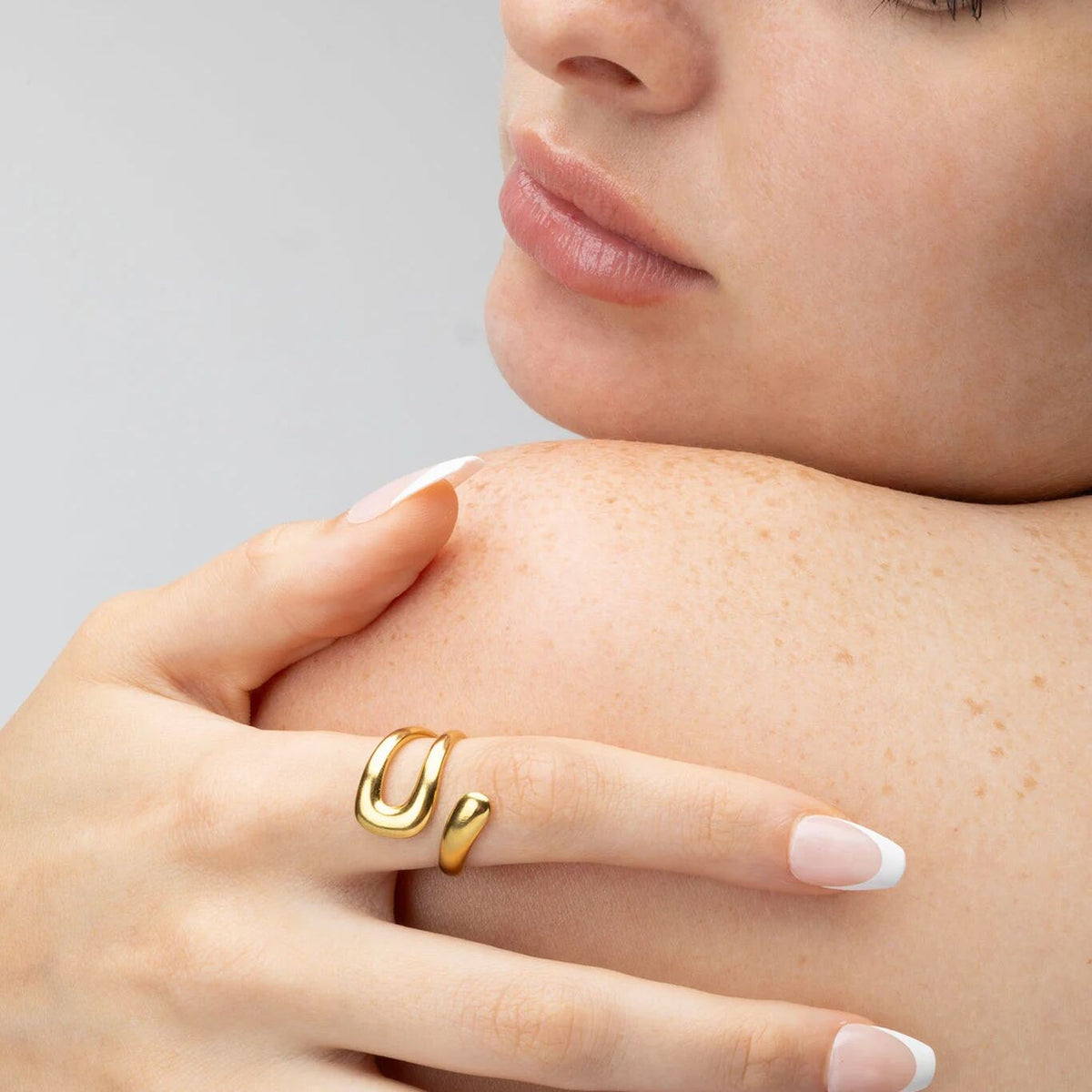 18K Gold PVD Stainless Steel Twisted Spiral Cuff Ring- gold model
