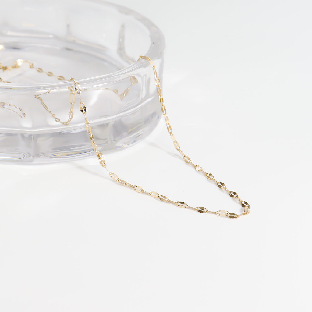 Lip Chain Necklace Lifestyle