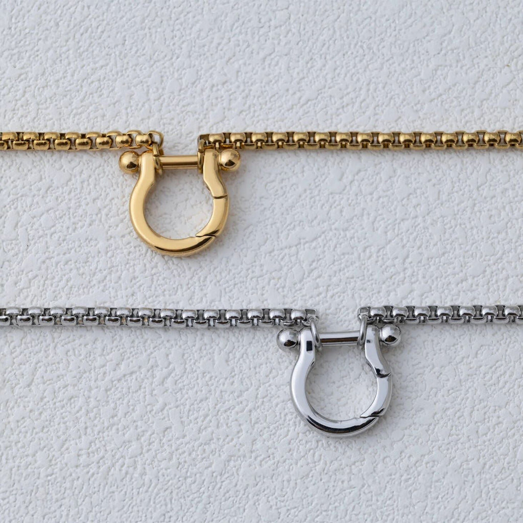 Horse Shoe Carabiner Necklace – Gold Charm Holder | Adjustable Chain Necklace - Necklaces | Sunflower Soul Boutique