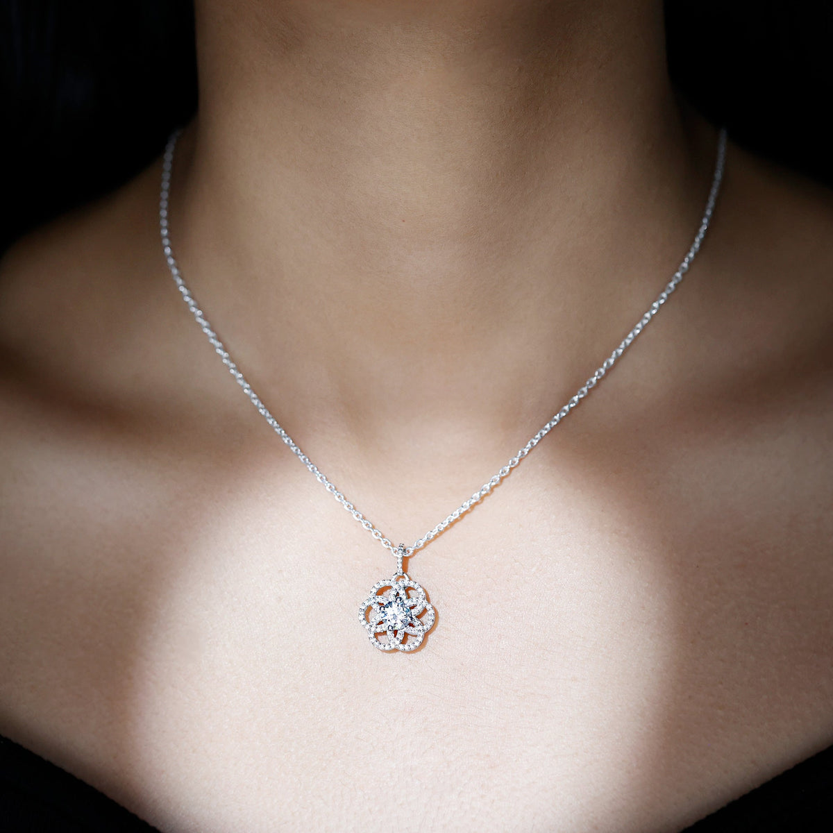 Lab Diamond Necklace – Bridal Flower Pendant with 0.9 Carat Round Cut Diamond