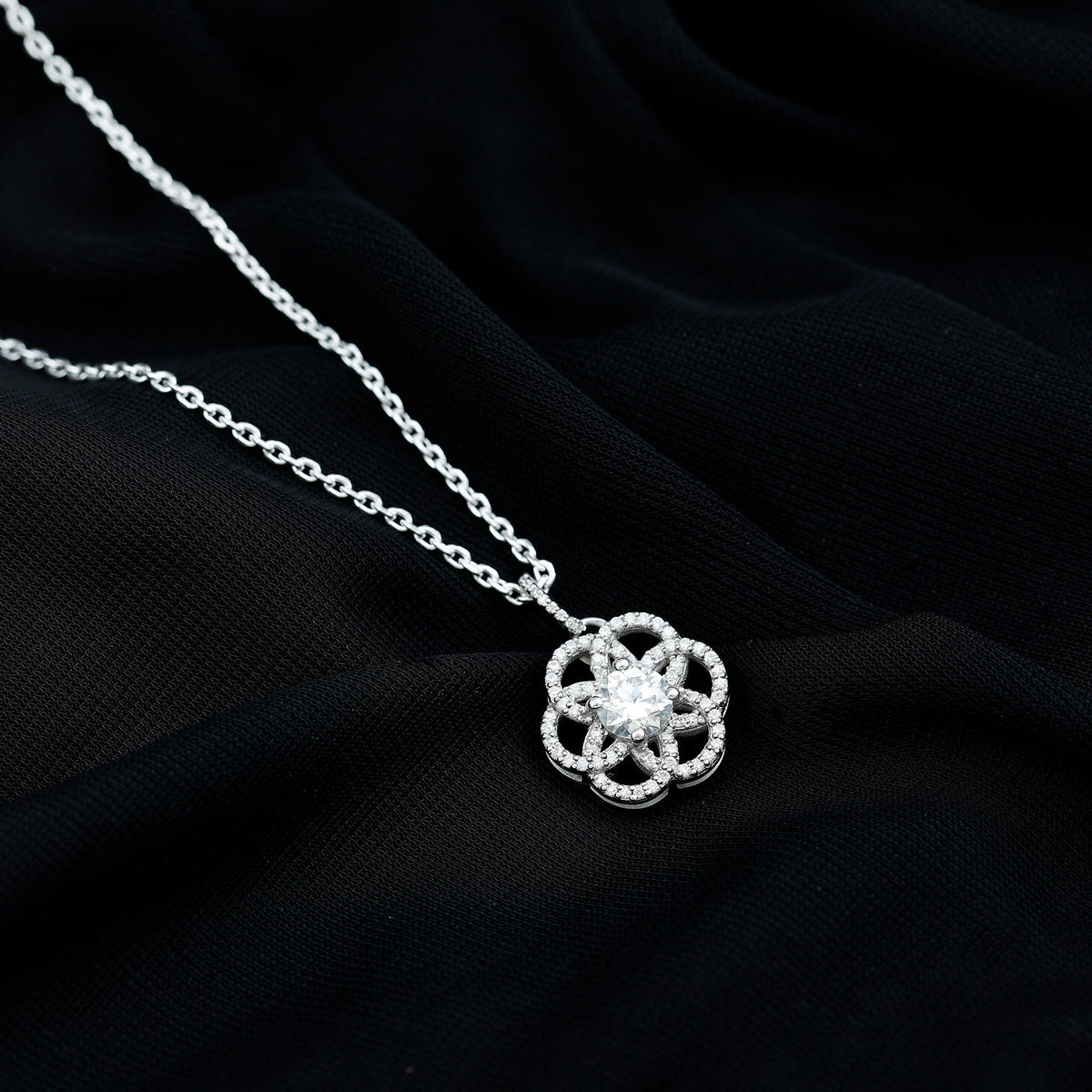 Lab Diamond Necklace – Bridal Flower Pendant with 0.9 Carat Round Cut Diamond