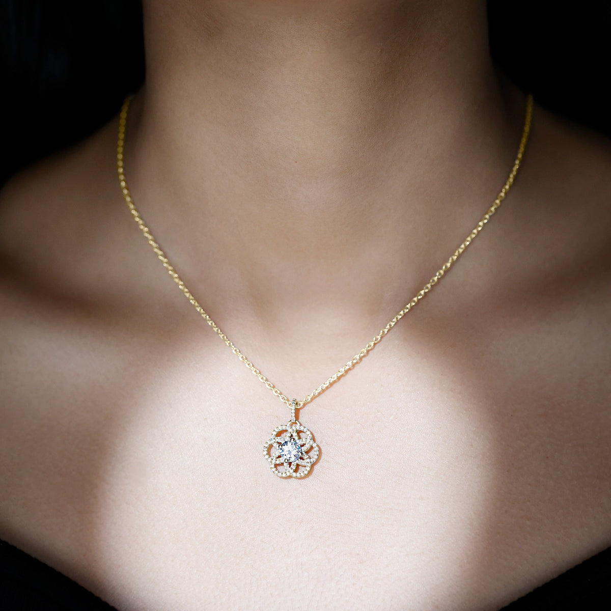 Lab Diamond Necklace – Bridal Flower Pendant with 0.9 Carat Round Cut Diamond