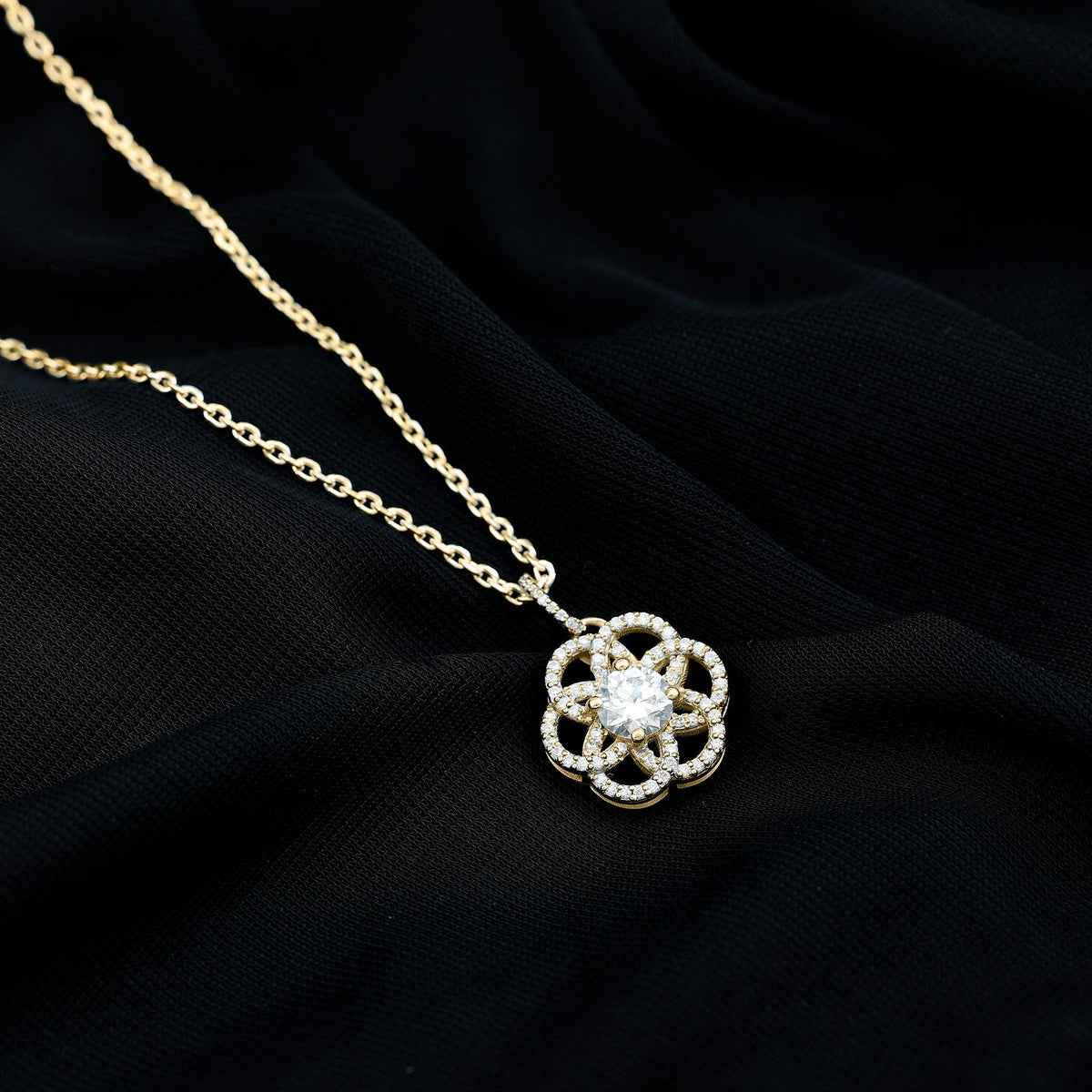 Lab Diamond Necklace – Bridal Flower Pendant with 0.9 Carat Round Cut Diamond