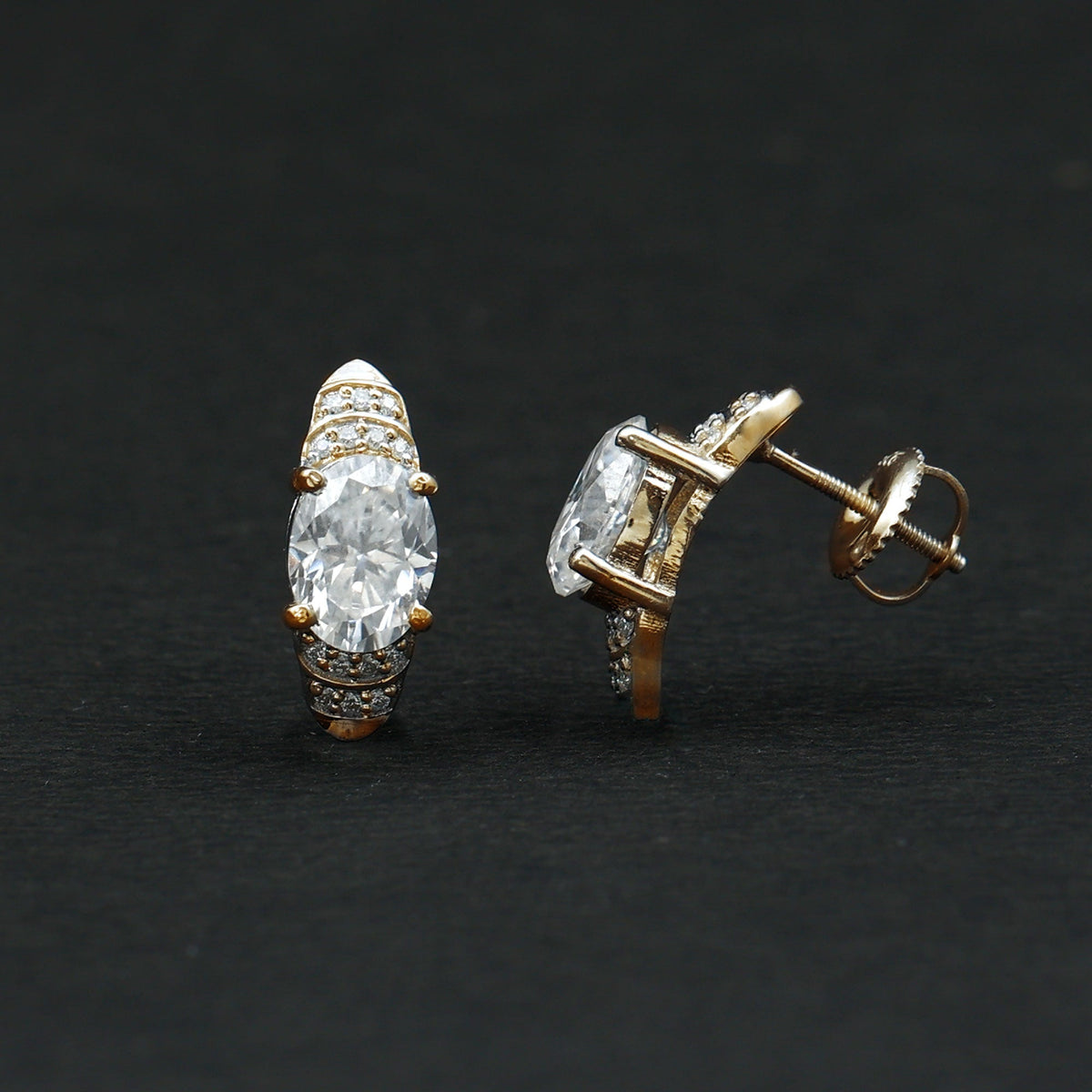 Lab Grown Diamond Earrings – 2.5 Carat Oval Diamond Studs With Prong Setting & Screw Back