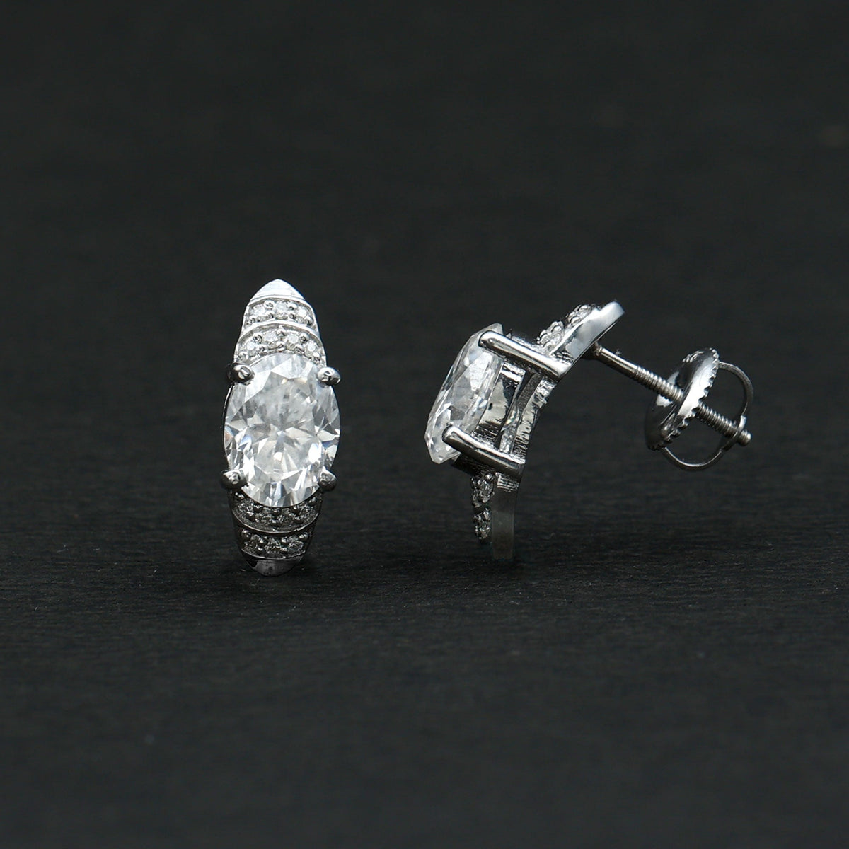 Lab Grown Diamond Earrings – 2.5 Carat Oval Diamond Studs With Prong Setting & Screw Back