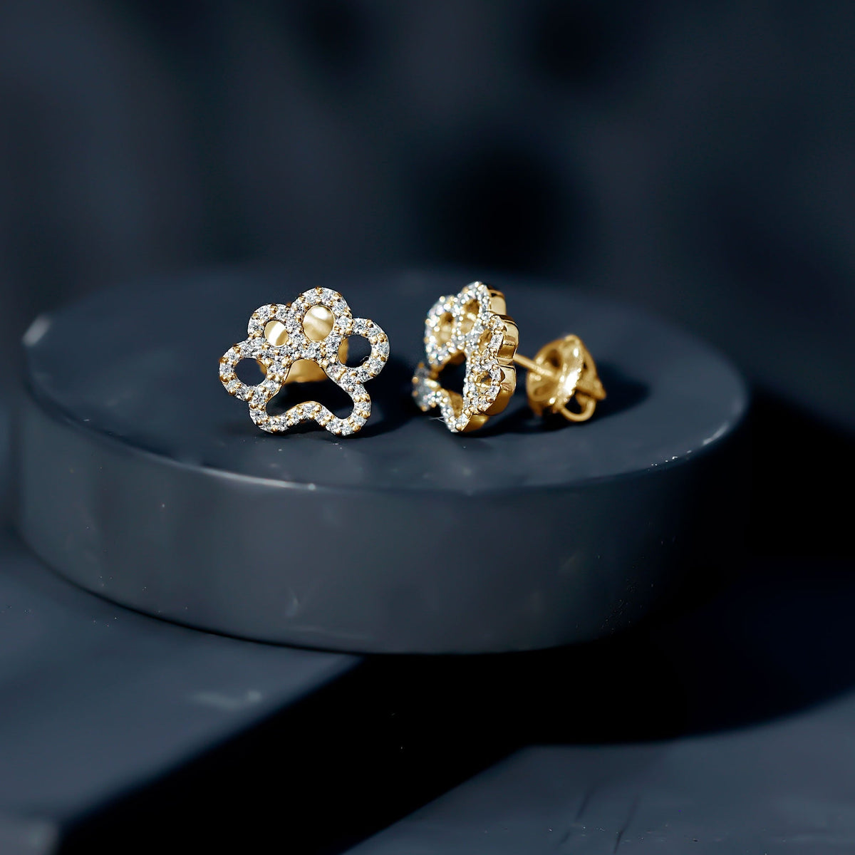 Lab Grown Diamond Earrings – Paw Print Studs With Prong Setting Design