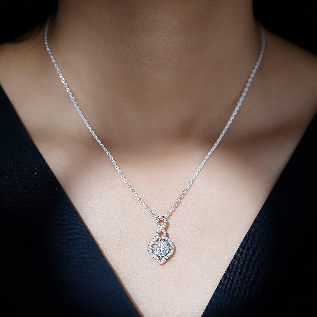 Lab Grown Diamond Necklace – 2 Carat Round Cut Pendant With Infinity Loop Design