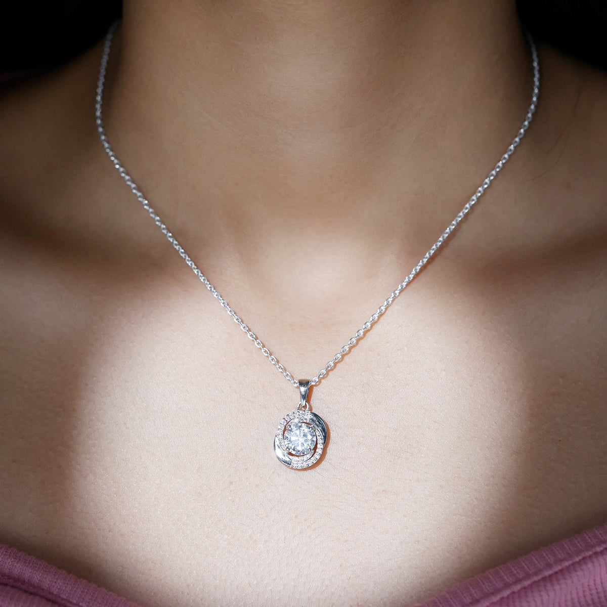 Lab Grown Diamond Necklace – 2 Carat Swirl Pendant With Round Prong Set Diamond