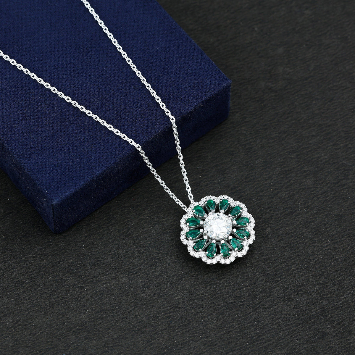 Lab Grown Diamond Necklace – 3 Carat Bridal Flower Pendant With Emerald Halo