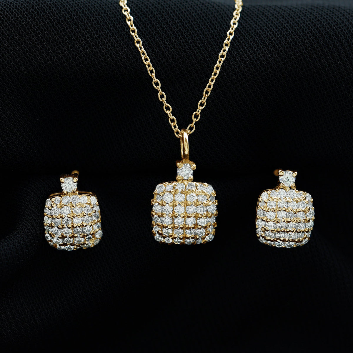 Lab Grown Diamond Necklace – Elegant Bridal Necklace Set With Round Cut Diamonds