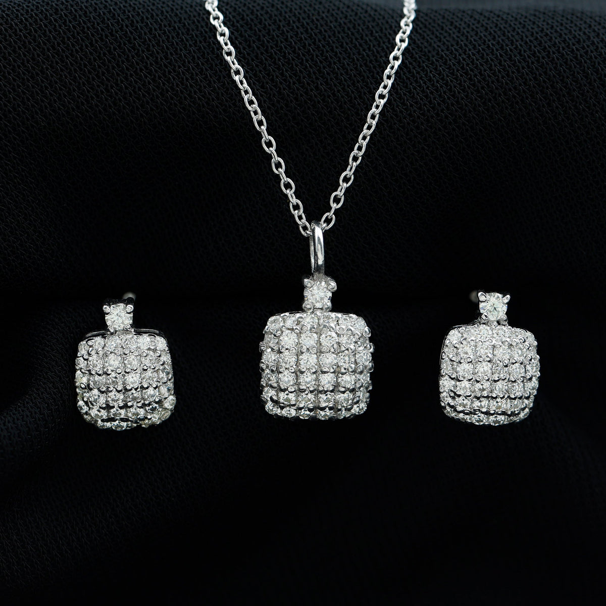 Lab Grown Diamond Necklace – Elegant Bridal Necklace Set With Round Cut Diamonds