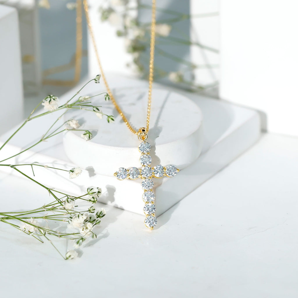 Lab Grown Diamond Necklace – Elegant Catholic Cross Pendant with Round Cut Diamonds