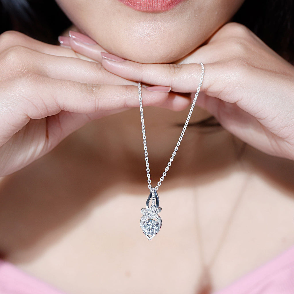 Lab Grown Diamond Necklace – Floral Statement Pendant With Prong Setting