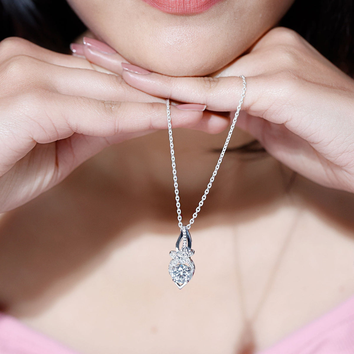 Lab Grown Diamond Necklace – Floral Statement Pendant With Prong Setting