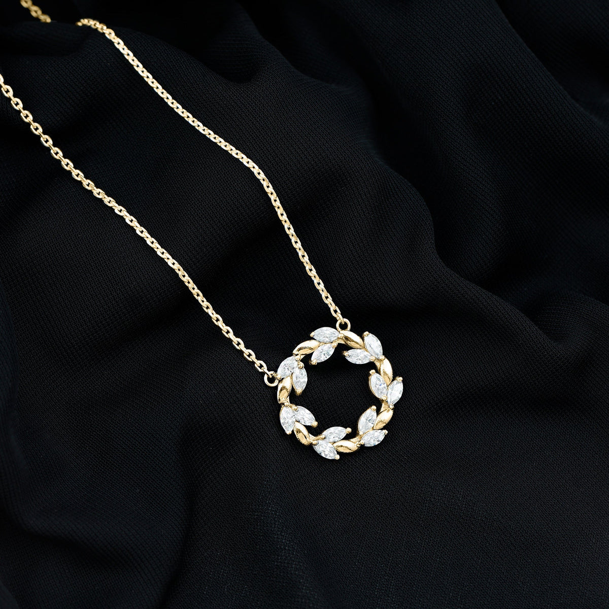 Lab Grown Diamond Necklace – Nature Inspired Circle Pendant With Marquise Diamonds