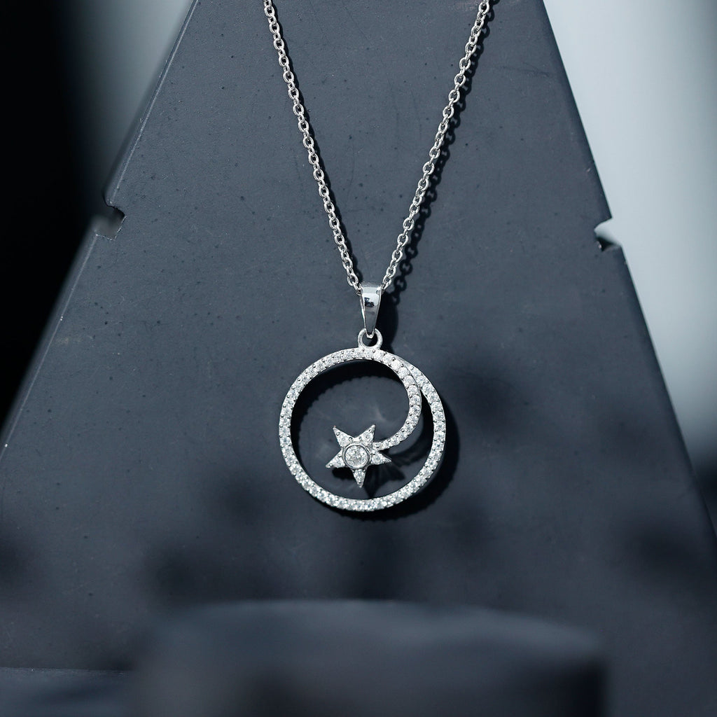 Lab Grown Diamond Necklace – Open Circle Star Pendant With Bezel Setting