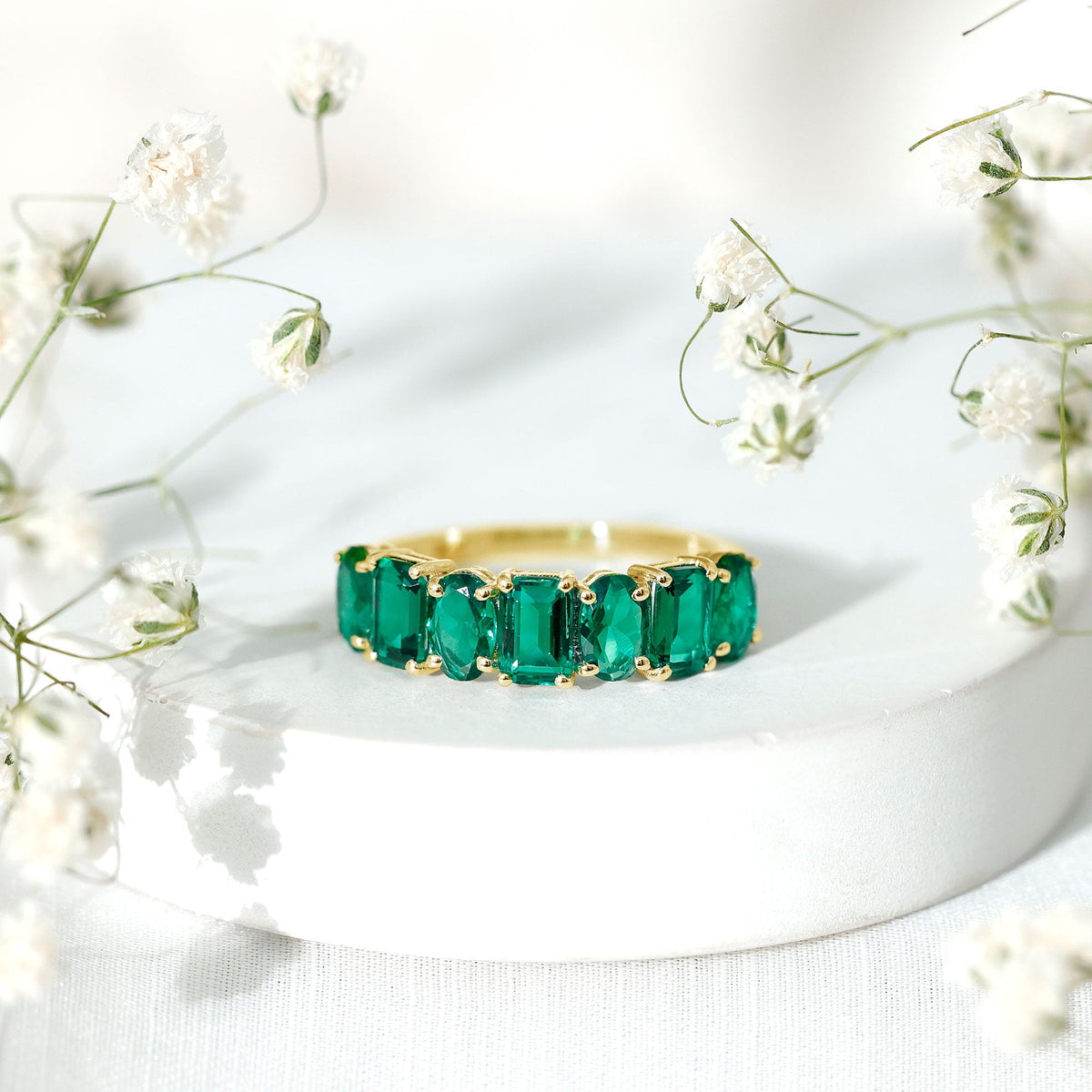 Lab Grown Emerald Band – Certified Anniversary Gemstone Ring With Elegant Prong Setting