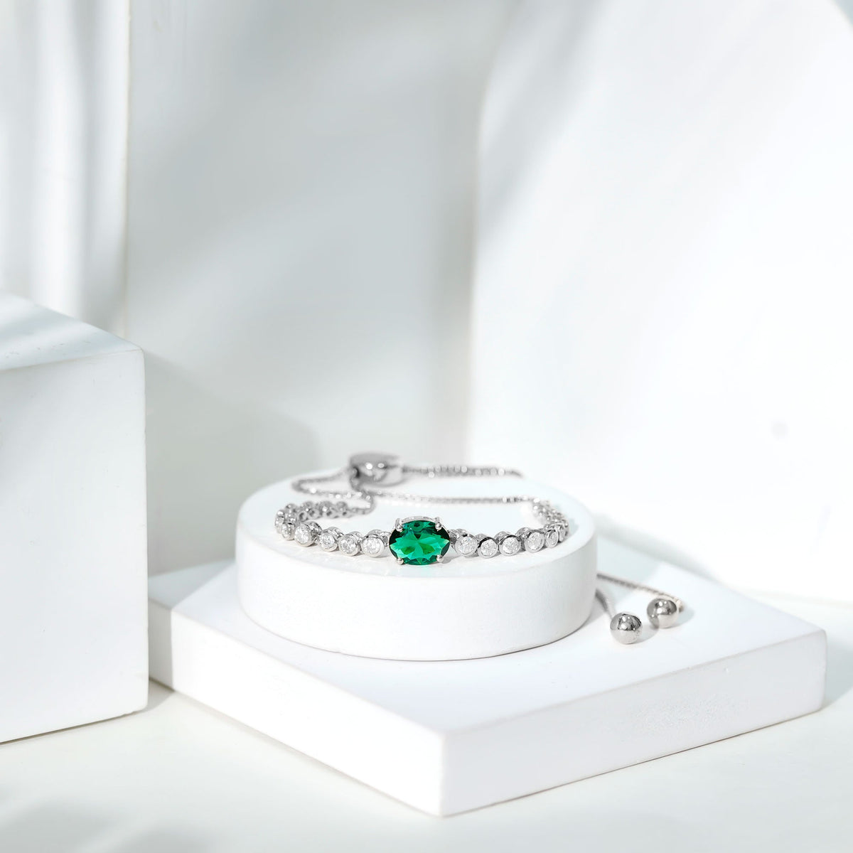 Lab Grown Emerald Bracelet – 1.2 Carat Oval Emerald Bolo Diamond Tennis