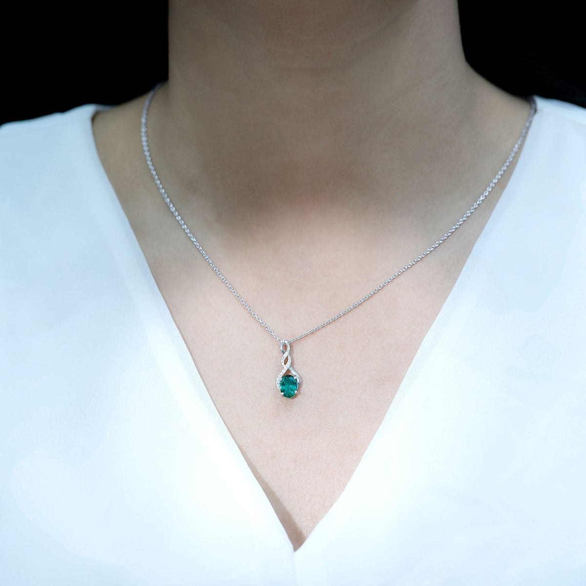 Lab Grown Emerald Necklace – 1.25 Carat Oval Cut Pendant with Silver Chain