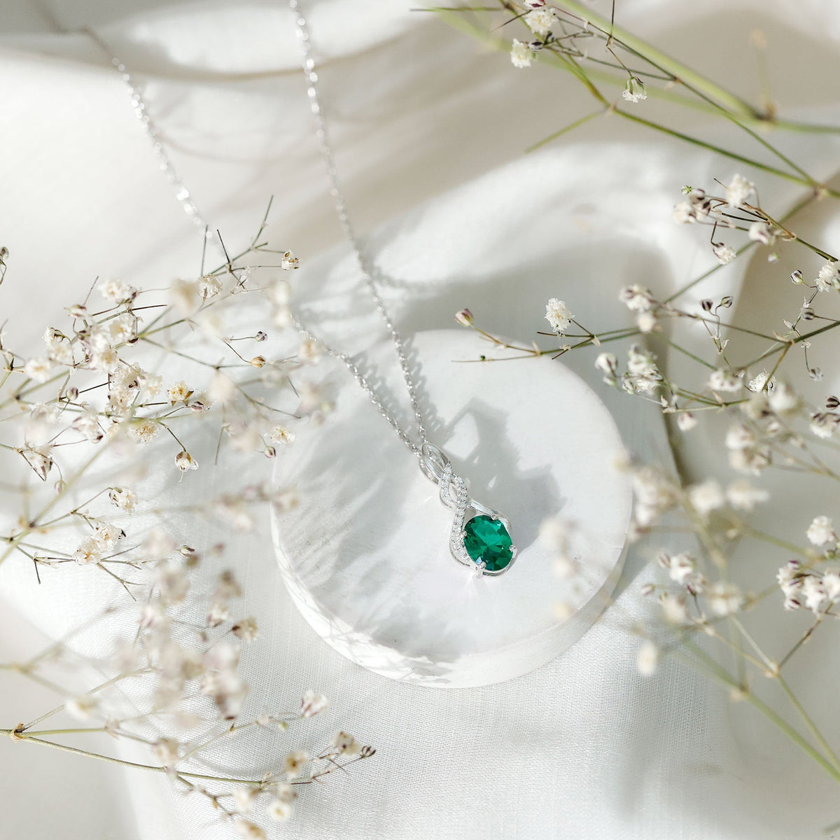 Lab Grown Emerald Necklace – 1.25 Carat Oval Cut Pendant with Silver Chain