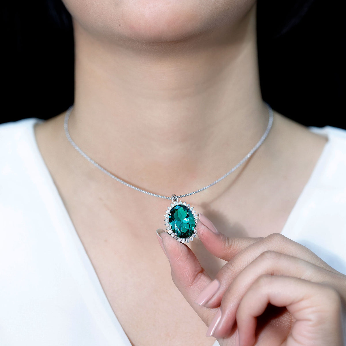 Lab Grown Emerald Necklace – 14 Carat Oval Halo Pendant With Silver Chain
