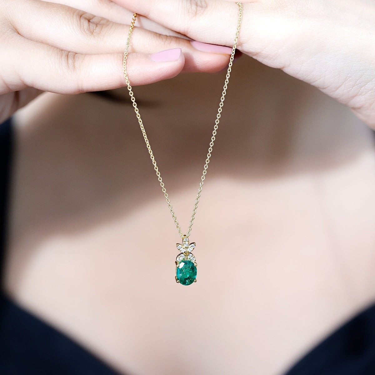 Lab Grown Emerald Necklace – 2 Carat Oval Cut Wedding Pendant with Diamond Flower