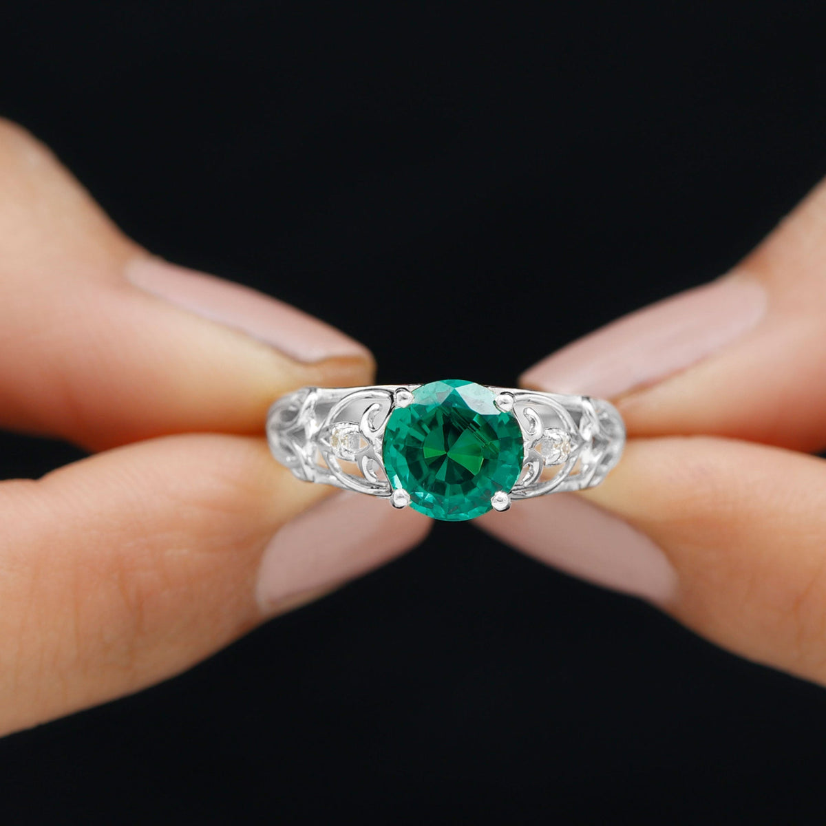Lab Grown Emerald Ring – 2 Carat Antique Engagement With Prong Setting