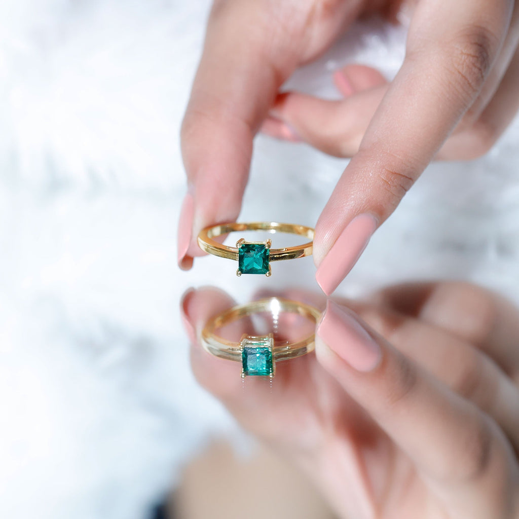 Lab Grown Emerald Ring – 2 Carat Princess Cut Emerald Solitaire with Prong Setting