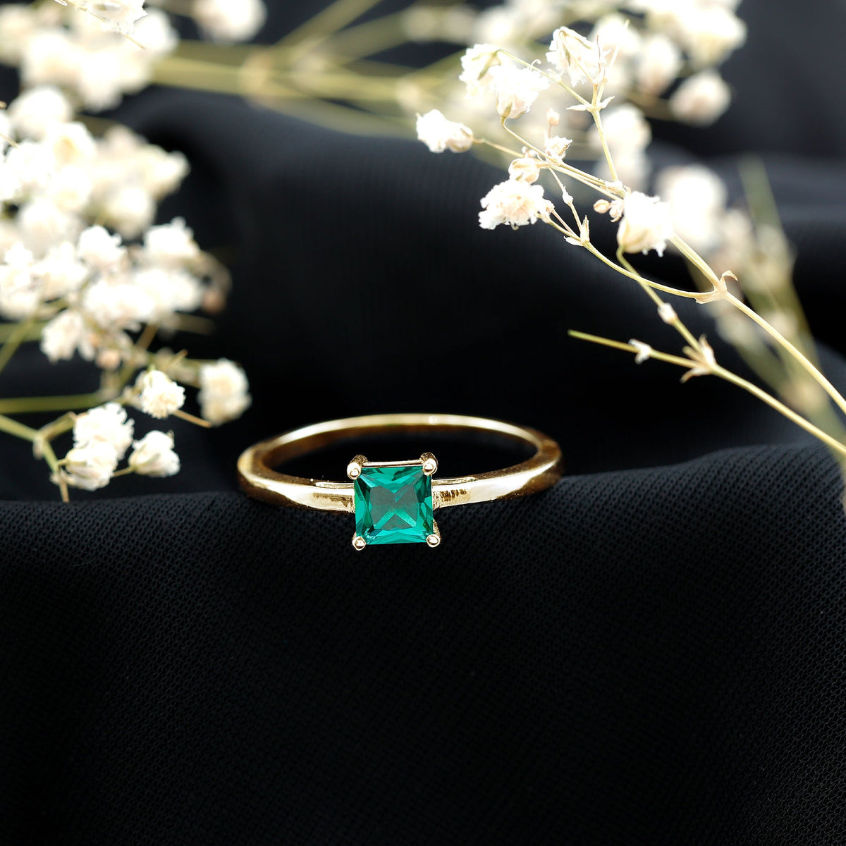 Lab Grown Emerald Ring – 2 Carat Princess Cut Emerald Solitaire with Prong Setting