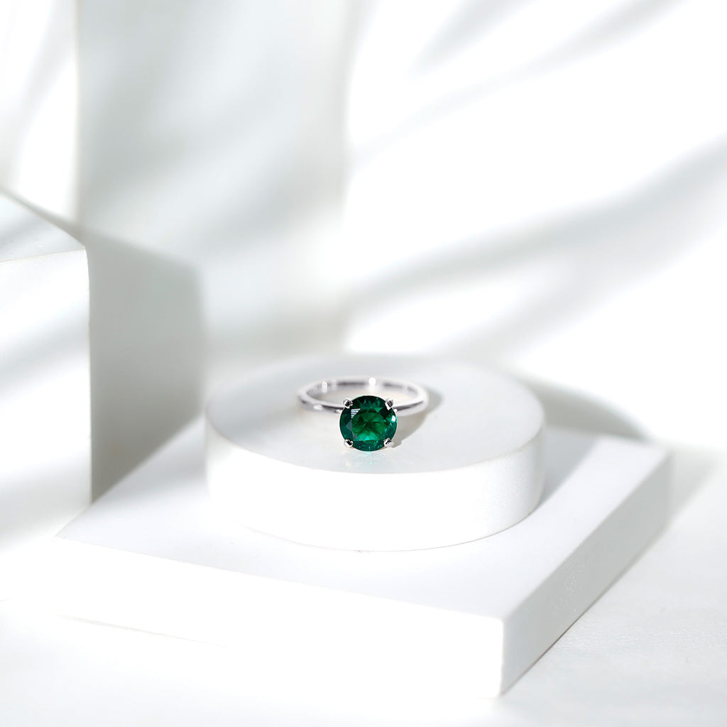 Lab Grown Emerald Ring – 2 Carat Solitaire Engagement Ring With AAAA Quality