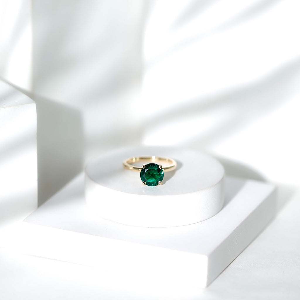 Lab Grown Emerald Ring – 2 Carat Solitaire Engagement Ring With AAAA Quality