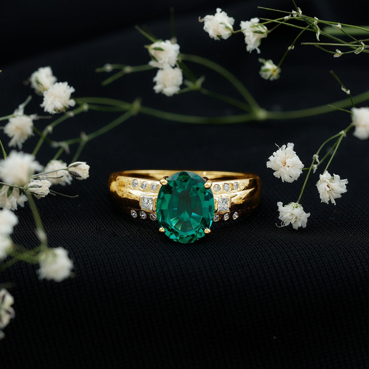 Lab Grown Emerald Ring – 3 Carat Oval Cut Engagement Ring with Diamonds