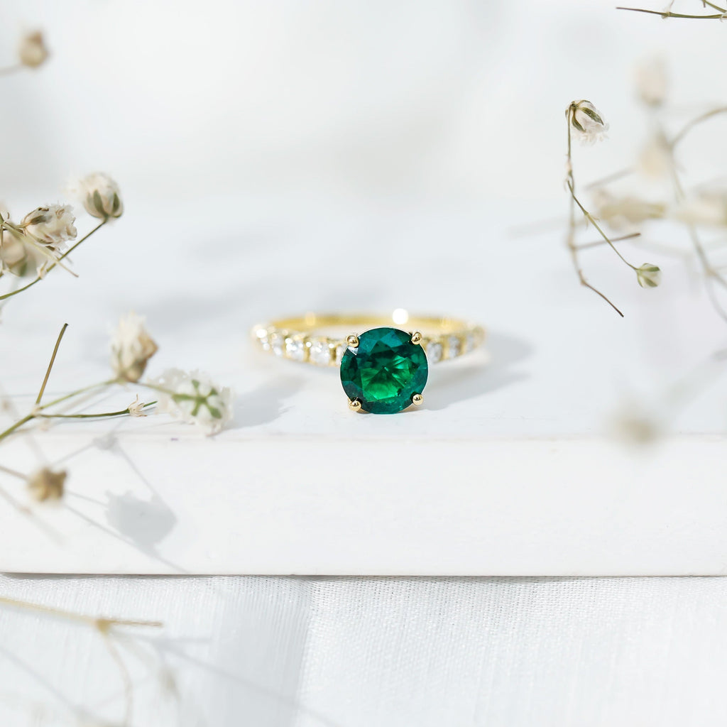 Lab Grown Emerald Ring – 7MM Round Solitaire Style with Graduated Diamond Band