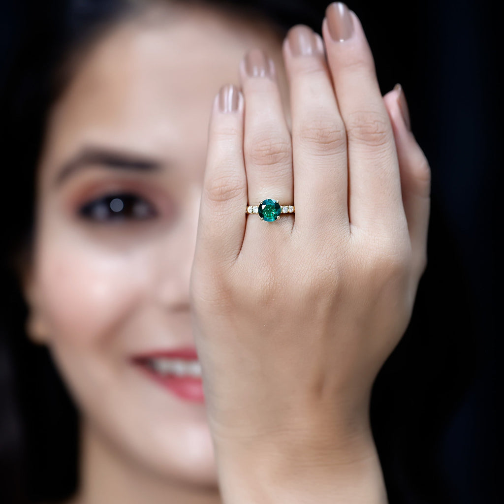 Lab Grown Emerald Ring – 7MM Round Solitaire Style with Graduated Diamond Band