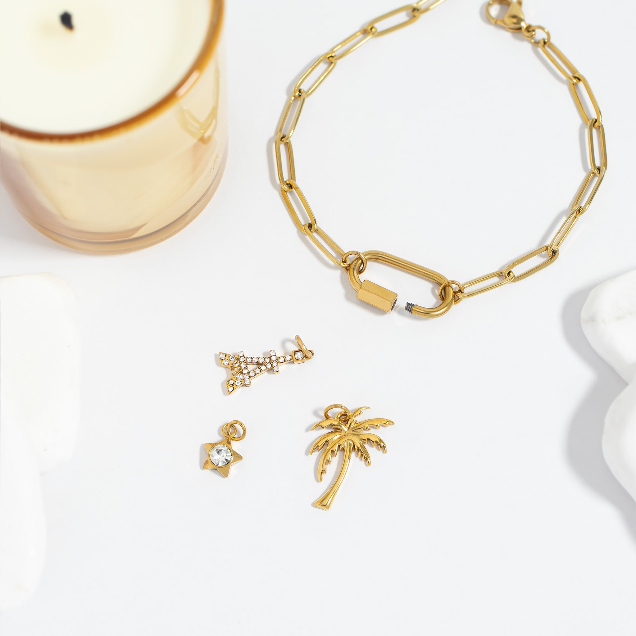 Paperclip Carabiner Bracelet – 18K Gold Stainless Steel, Scratch Resistant & Hypoallergenic - Bracelets | Sunflower Soul Boutique