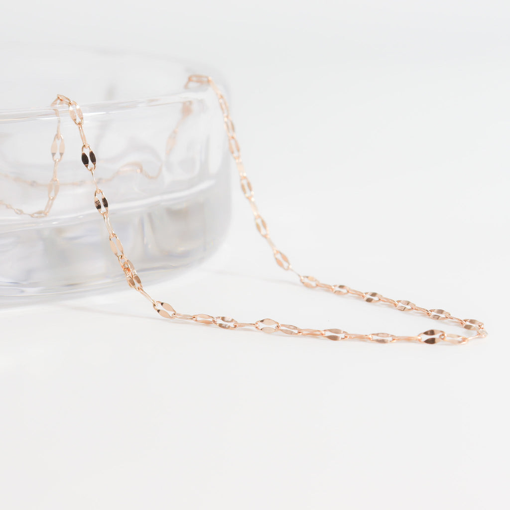 Lip Chain Necklace Lifestyle