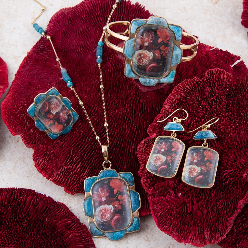 Scenic Red Florals Blue Apatite Golden Statement Ring