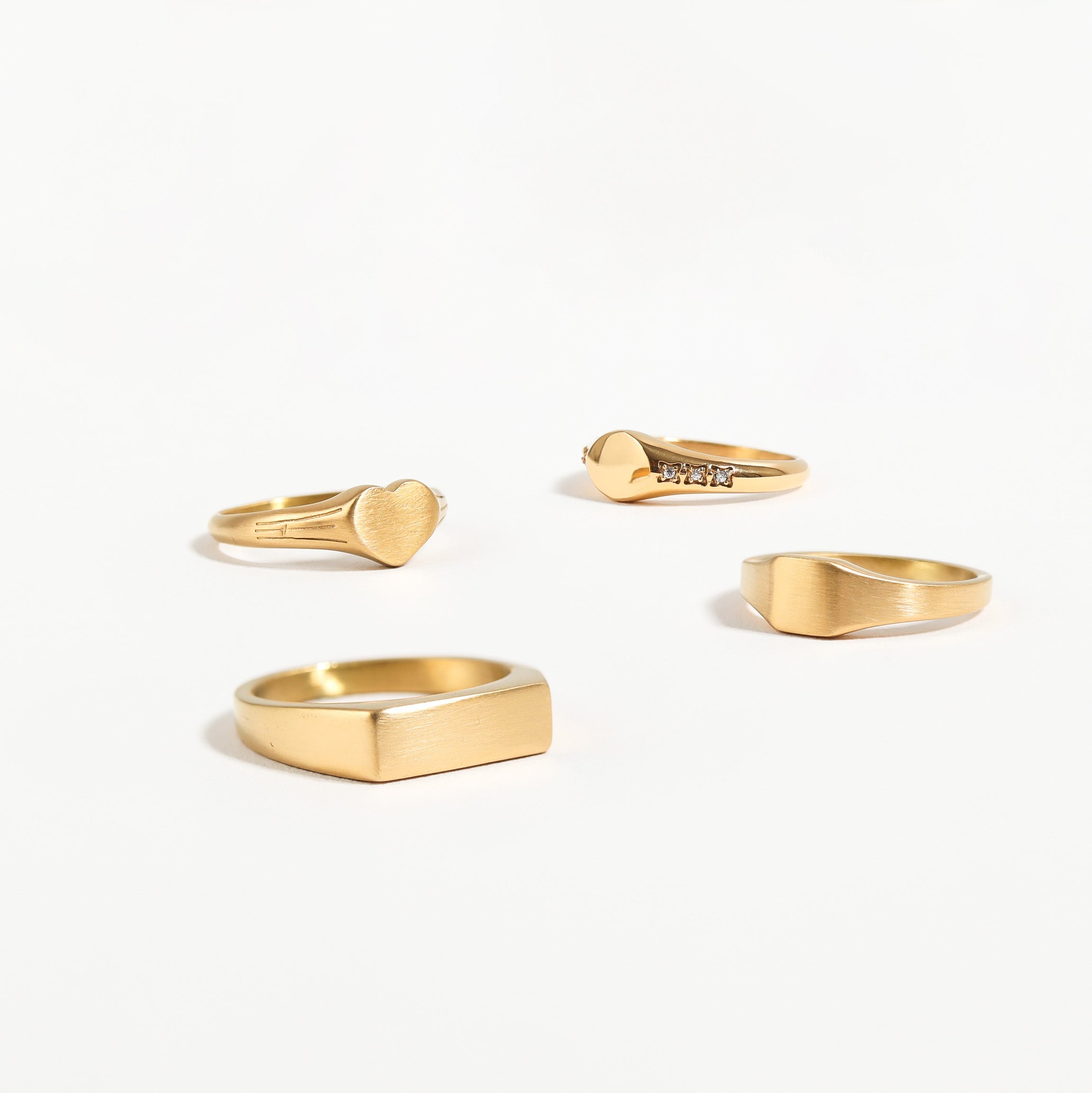 18K Gold Signet Ring – Engraved Heart Shaped Waterproof Durable Gold Stainless Steel