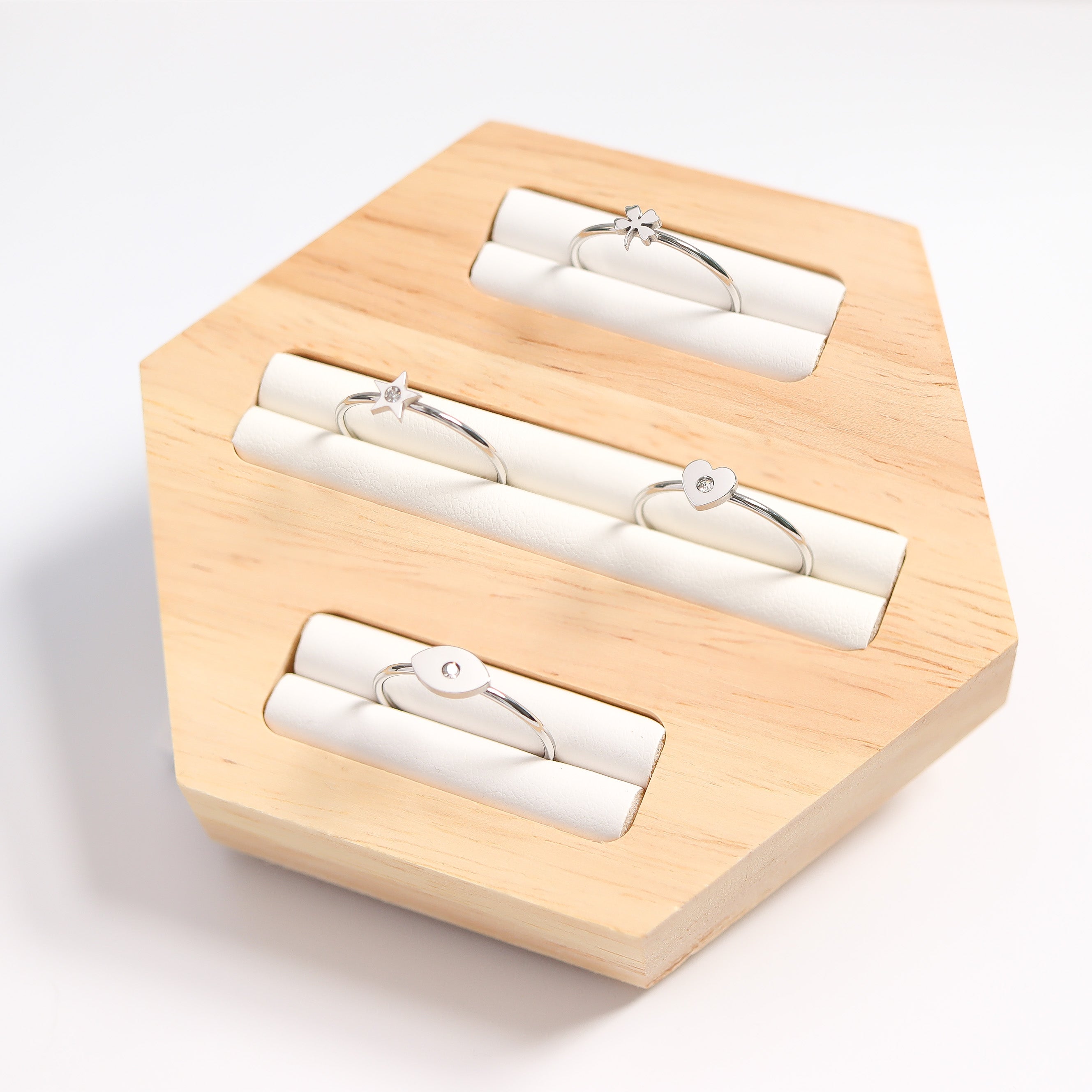 Four Leaf Clover Ring – 18K Gold PVD Stainless Steel | Hypoallergenic Waterproof Jewelry