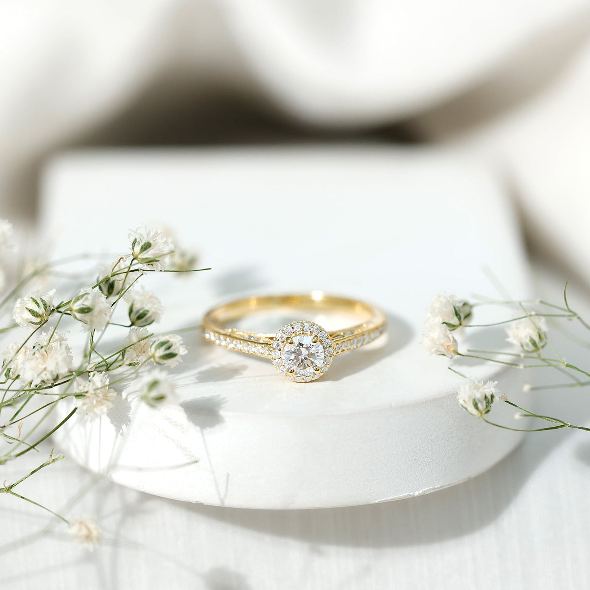 Vintage Engagement Ring – Diamond Halo Ring with Lab Grown Stone & Beaded Frame